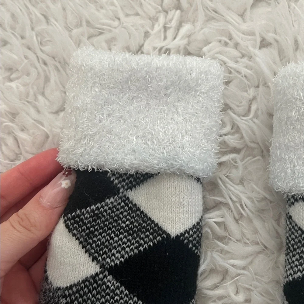 Magellan Women's Lodge Socks Fuzzy Winter